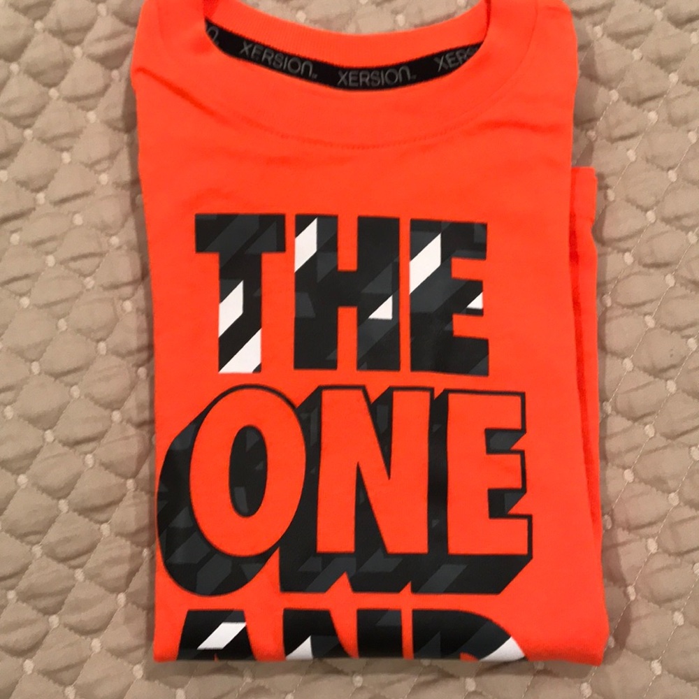 BOYS SIZE 5 ORANGE TEE -SHIRT